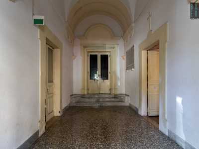 Varcato l�accesso eccoci in un piccolo androne con volta a stella...